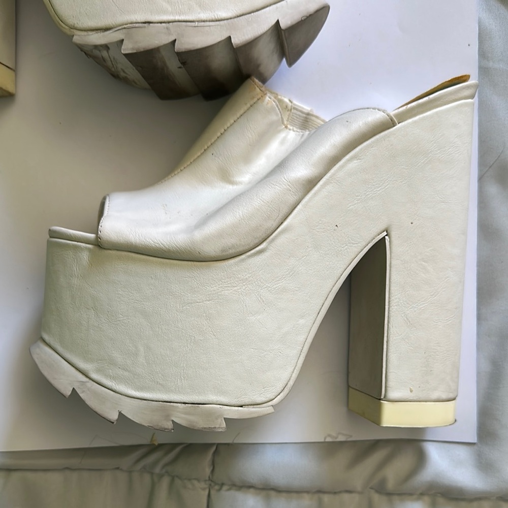 Vintage 90's YRU sandals Elegant White Platform Heels 6 - Picture 9 of 10